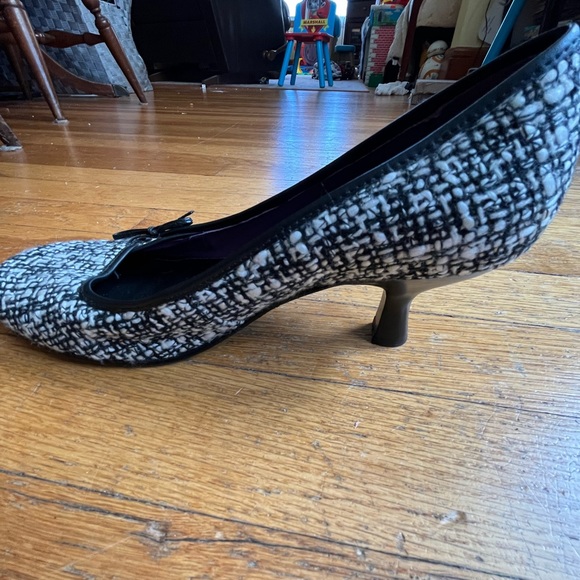 Steve Madden black/white heels - Picture 4 of 8